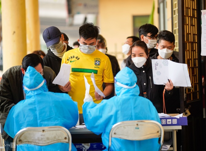 Read more about the article Bộ Y tế  ban hành hướng dẫn phòng chống dịch COVID-19 với người nhập cảnh